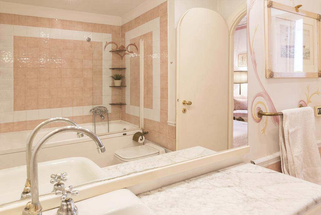 Piazza Colonna - Charme Holidays Apartamento Roma