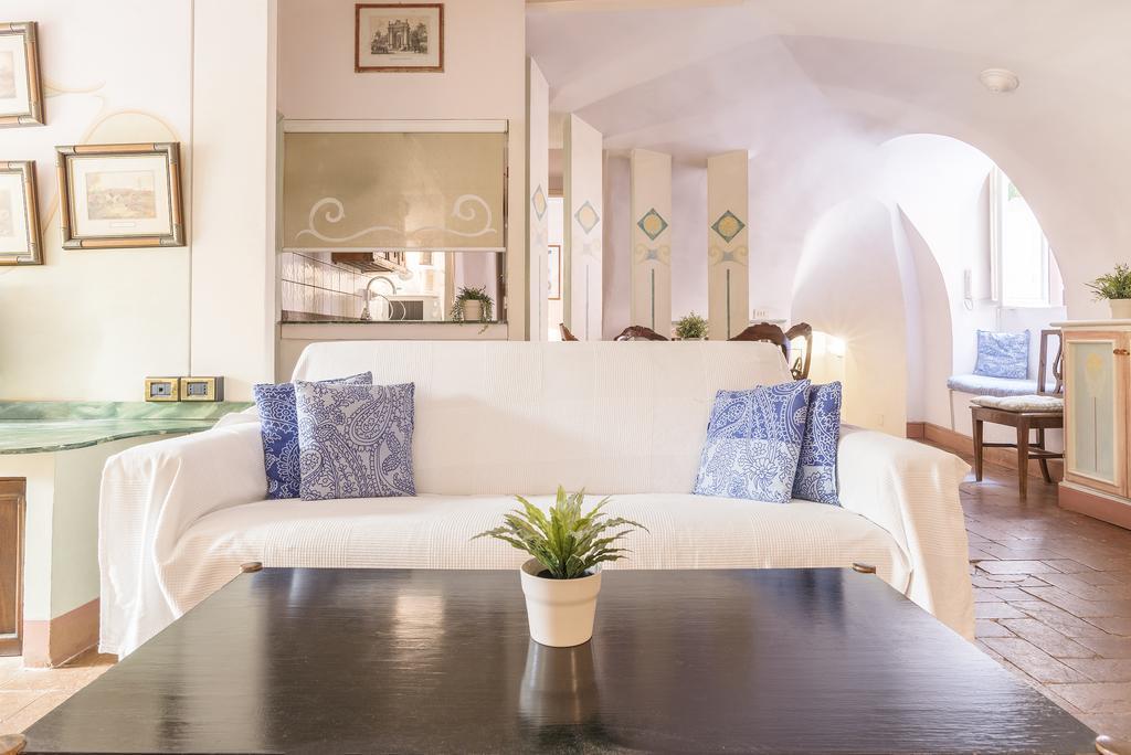 Piazza Colonna - Charme Holidays Apartamento *
